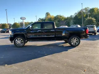 GMC Sierra 3500HD 2016 4x4 Denali 4dr Crew Cab SB SRW
