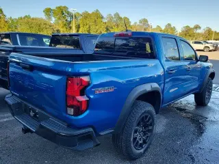 Chevrolet Colorado 2024 4x4 Trail Boss 4dr Crew Cab 5 ft. SB