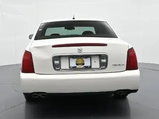 Cadillac DeVille 2005 4dr Sedán