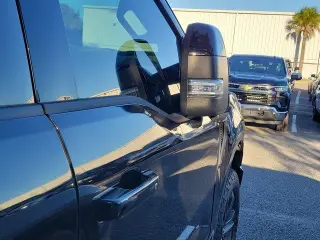 Ford F-150 2023 4x4 Lariat 4dr SuperCrew 5.5 ft. SB
