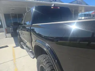 Ram 1500 2022 4x4 Lone Star 4 puertas Crew Cab 5.6 ft. SB Camioneta
