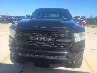 Ram 1500 2022 4x4 Lone Star 4 puertas Crew Cab 5.6 ft. SB Camioneta