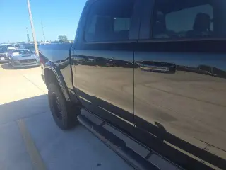 Ram 1500 2022 4x4 Lone Star 4 puertas Crew Cab 5.6 ft. SB Camioneta