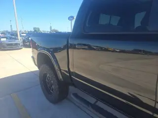 Ram 1500 2022 4x4 Lone Star 4 puertas Crew Cab 5.6 ft. SB Camioneta
