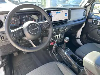 Jeep Wrangler 2025 4x4 Willys 2 puertas SUV