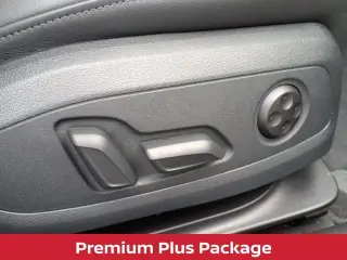 Audi A4 2023 AWD quattro S line Premium Plus 45 TFSI 4dr Sedán