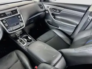 Nissan Altima 2018 2.5 SR 4dr Sedán