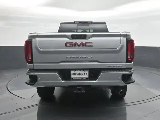 GMC Sierra 2500HD 2022 4x4 Denali 4dr Crew Cab SB
