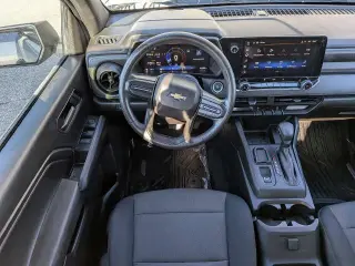 Chevrolet Colorado 2024 4x2 Camioneta de Trabajo Cabina Doble Portas 5