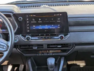 Chevrolet Colorado 2024 4x2 Camioneta de Trabajo Cabina Doble Portas 5