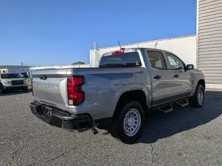 Chevrolet Colorado 2024 4x2 Camioneta de Trabajo Cabina Doble Portas 5