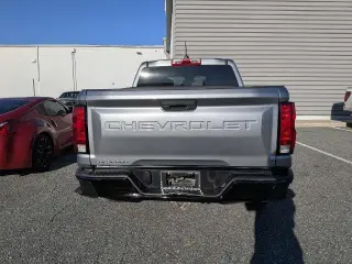 Chevrolet Colorado 2024 4x2 Camioneta de Trabajo Cabina Doble Portas 5
