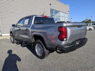 Chevrolet Colorado 2024 4x2 Camioneta de Trabajo Cabina Doble Portas 5