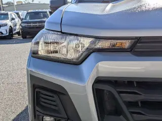Chevrolet Colorado 2024 4x2 Camioneta de Trabajo Cabina Doble Portas 5