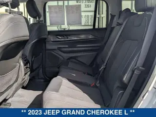 Jeep Grand Cherokee L 2023 4x4 Laredo SUV 4 puertas