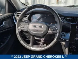 Jeep Grand Cherokee L 2023 4x4 Laredo SUV 4 puertas