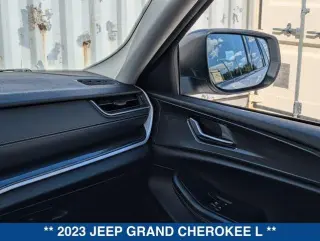 Jeep Grand Cherokee L 2023 4x4 Laredo SUV 4 puertas