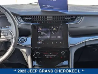Jeep Grand Cherokee L 2023 4x4 Laredo SUV 4 puertas