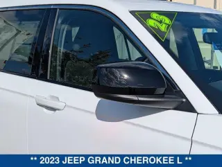 Jeep Grand Cherokee L 2023 4x4 Laredo SUV 4 puertas