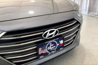 Hyundai ELANTRA 2017 SE 4dr Sedán 6M