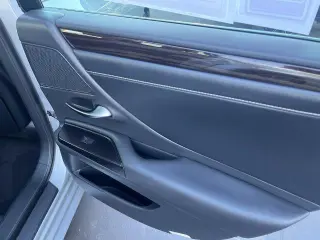 Lexus ES 300h 2019 de lujo 4 puertas Sedán