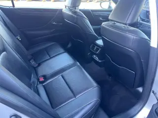 Lexus ES 300h 2019 de lujo 4 puertas Sedán