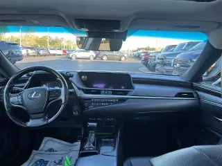 Lexus ES 300h 2019 de lujo 4 puertas Sedán