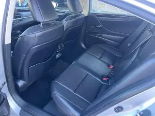 Lexus ES 300h 2019 de lujo 4 puertas Sedán