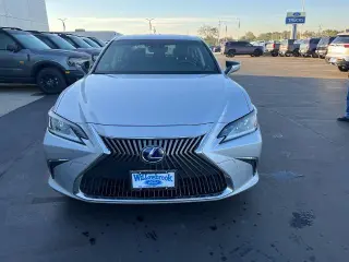 Lexus ES 300h 2019 de lujo 4 puertas Sedán