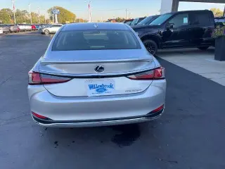 Lexus ES 300h 2019 de lujo 4 puertas Sedán