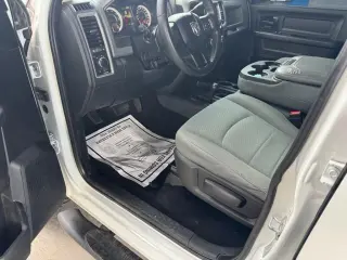2017 RAM 2500 Tradesman 4x4 Crew Cab 8' Box