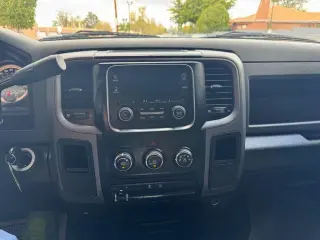 2017 RAM 2500 Tradesman 4x4 Crew Cab 8' Box