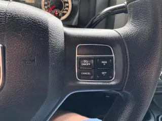 2017 RAM 2500 Tradesman 4x4 Crew Cab 8' Box