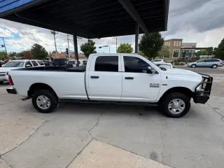 2017 RAM 2500 Tradesman 4x4 Crew Cab 8' Box