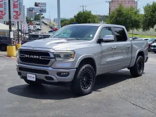 Ram 1500 2021 4x4 Laramie 4dr Crew Cab 5.6 ft. SB Pickup