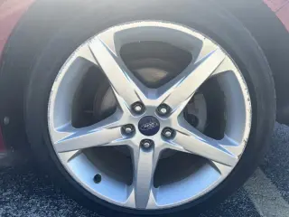 2014 Ford Focus 5dr HB Titanium