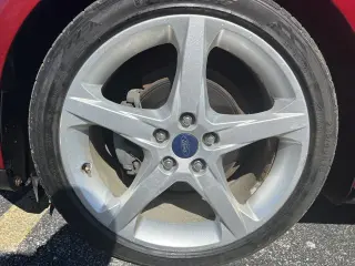 2014 Ford Focus 5dr HB Titanium