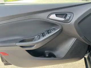 2017 Ford Focus SE Sedan