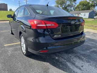 2017 Ford Focus SE Sedan