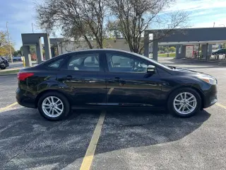 2017 Ford Focus SE Sedan