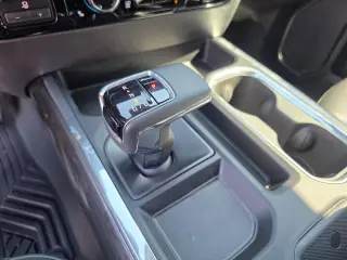 2024 Chevrolet Silverado 1500 LTZ Crew Cab 4WD