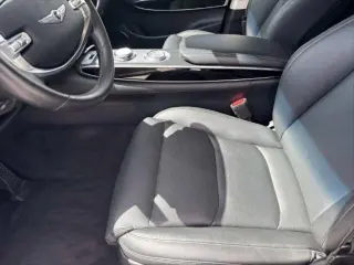 Genesis GV70 2025 AWD 2.5T Standard 4 puertas SUV