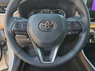 Toyota RAV4 Híbrido 2024 AWD XLE Premium 4dr SUV