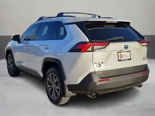 Toyota RAV4 Híbrido 2024 AWD XLE Premium 4dr SUV