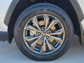 Toyota RAV4 Híbrido 2024 AWD XLE Premium 4dr SUV