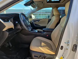 Toyota RAV4 Híbrido 2024 AWD XLE Premium 4dr SUV