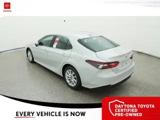 Toyota Camry 2024 LE 4dr Sedán