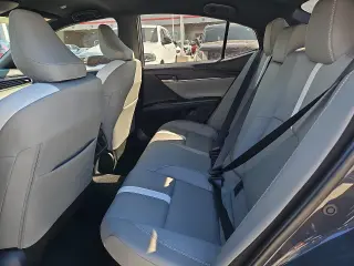 Toyota Camry 2026 SE 4dr Sedán