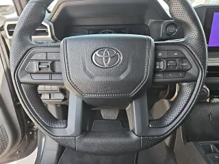 Toyota Tacoma 2025 4x4 SR5 4dr Double Cab 6.1 ft LB