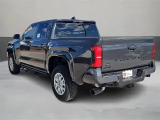 Toyota Tacoma 2025 4x4 SR5 4dr Double Cab 5.0 ft SB